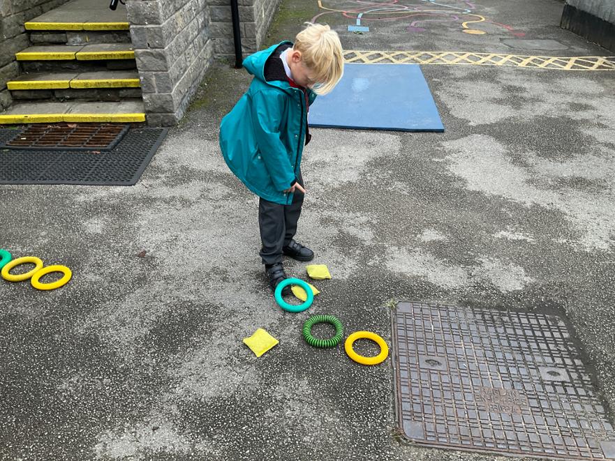 Outdoor Maths finding arrangements to 3